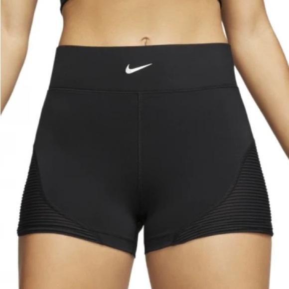 Nike AeroAdapt 3 Inch Short in Black CQ8971 Athletic Shorts size small - Picture 1 of 7